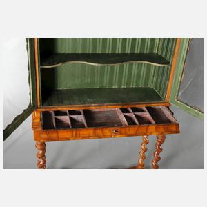 Feiner Stollenschrank Barock