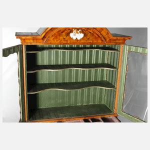 Feiner Stollenschrank Barock