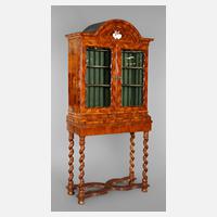 Feiner Stollenschrank Barock111