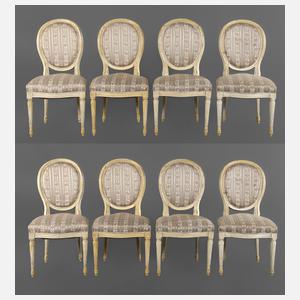 Acht klassizistische Stühle
