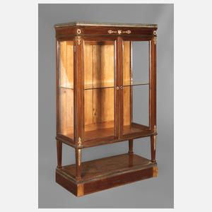 Neoklassizistische Vitrine