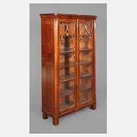 Neogotische Büchervitrine111