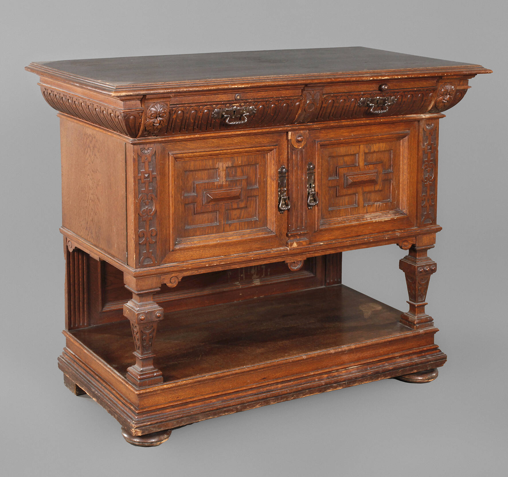 Anrichte Historismus