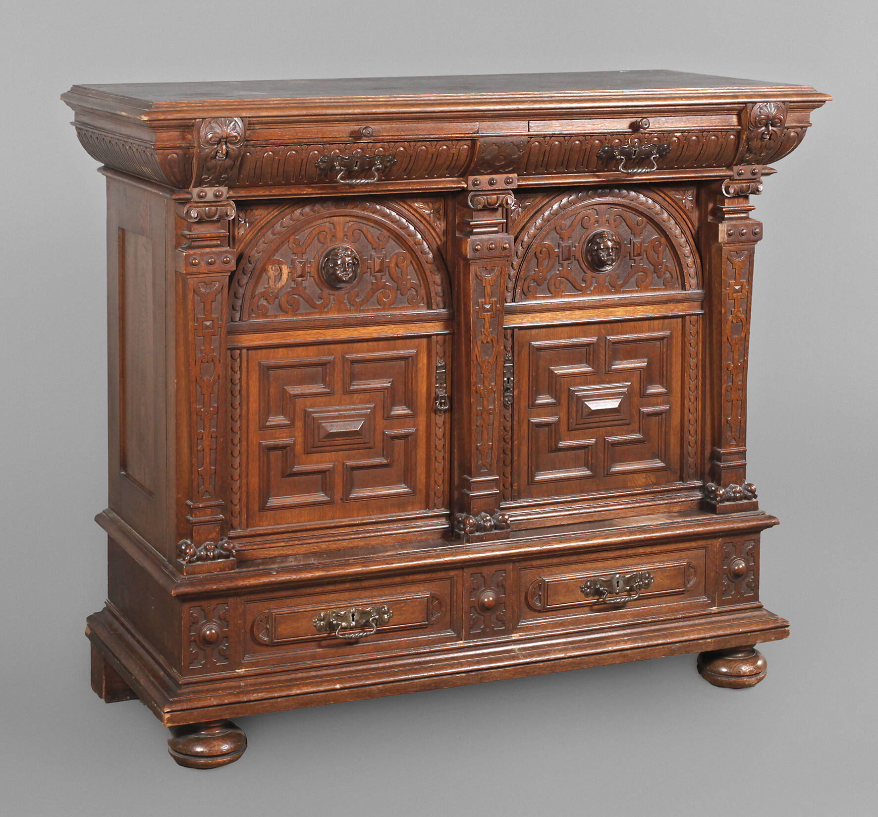 Prunkanrichte Historismus