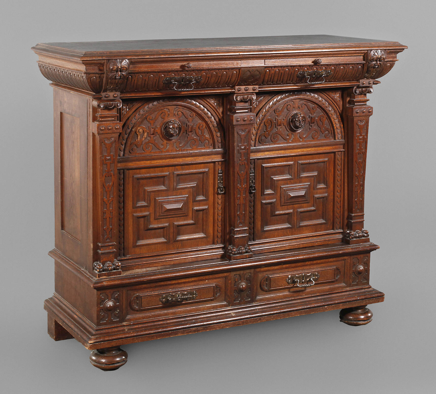 Prunkanrichte Historismus