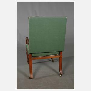 Sessel mit verstellbarer Lehne