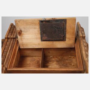 Feines Wandkästchen Historismus