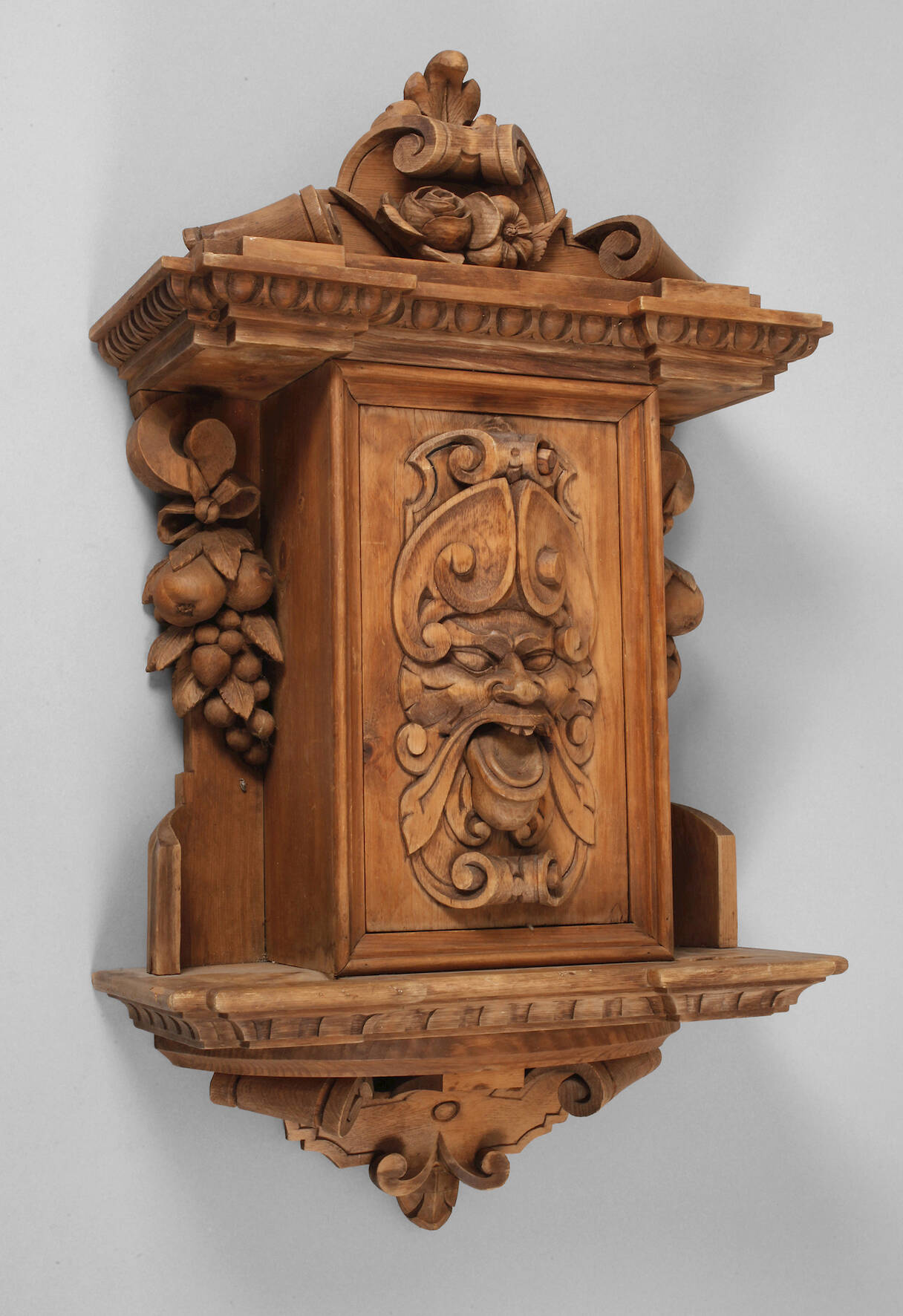 Feines Wandkästchen Historismus