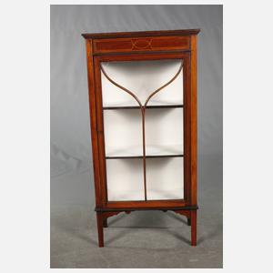 Kleine Dreiseitenvitrine