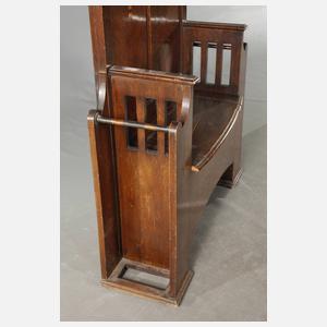 Garderobe mit Truhenbank