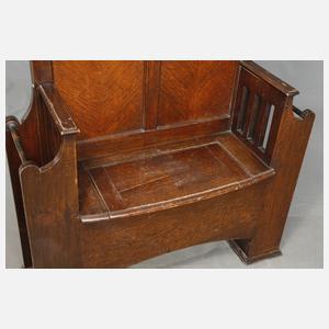 Garderobe mit Truhenbank