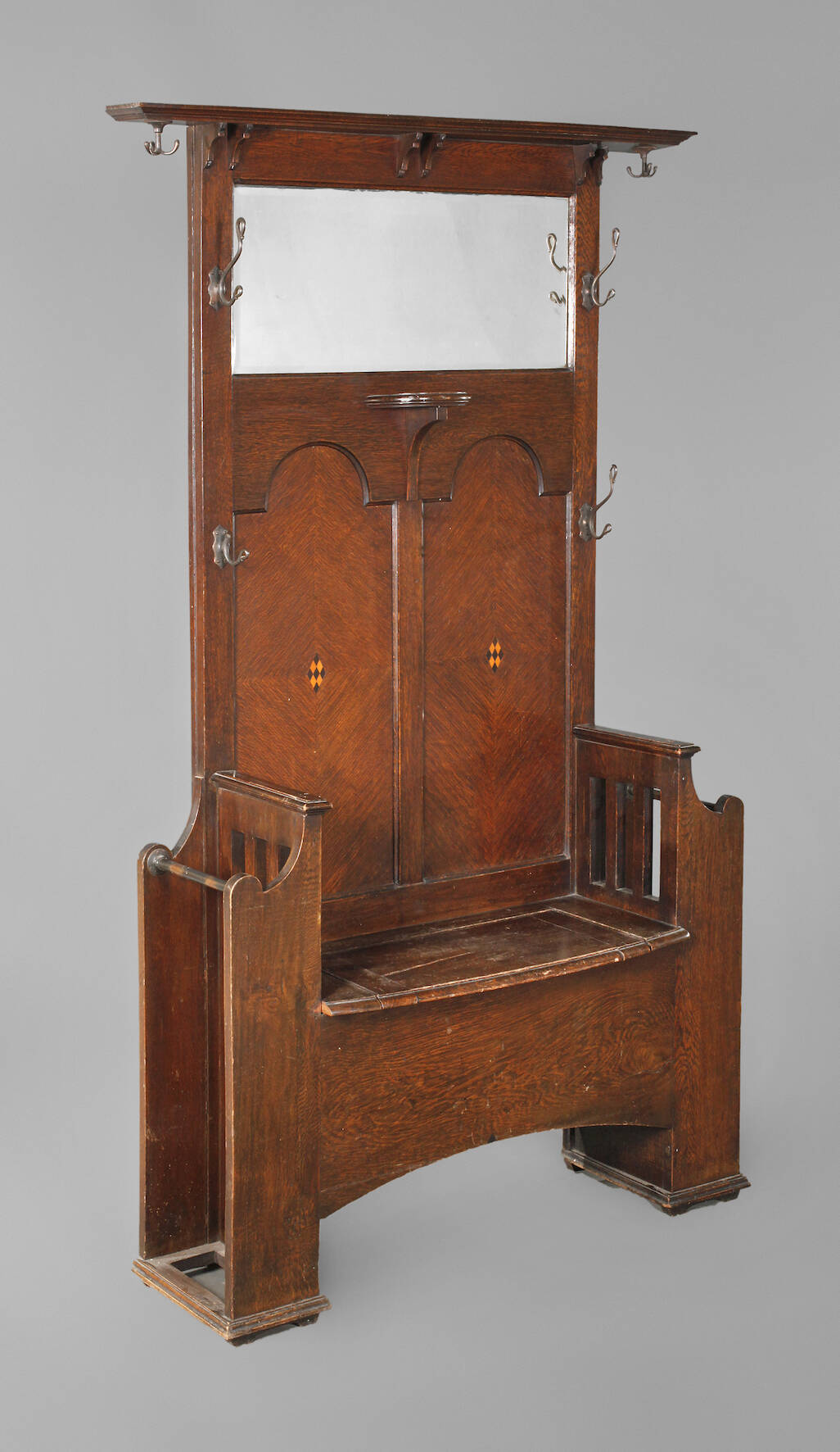 Garderobe mit Truhenbank