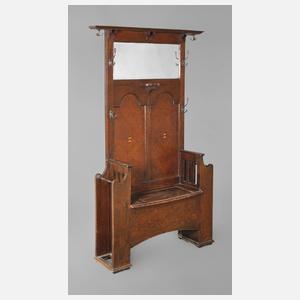 Garderobe mit Truhenbank