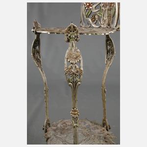 Blumenetagere Eisenguss