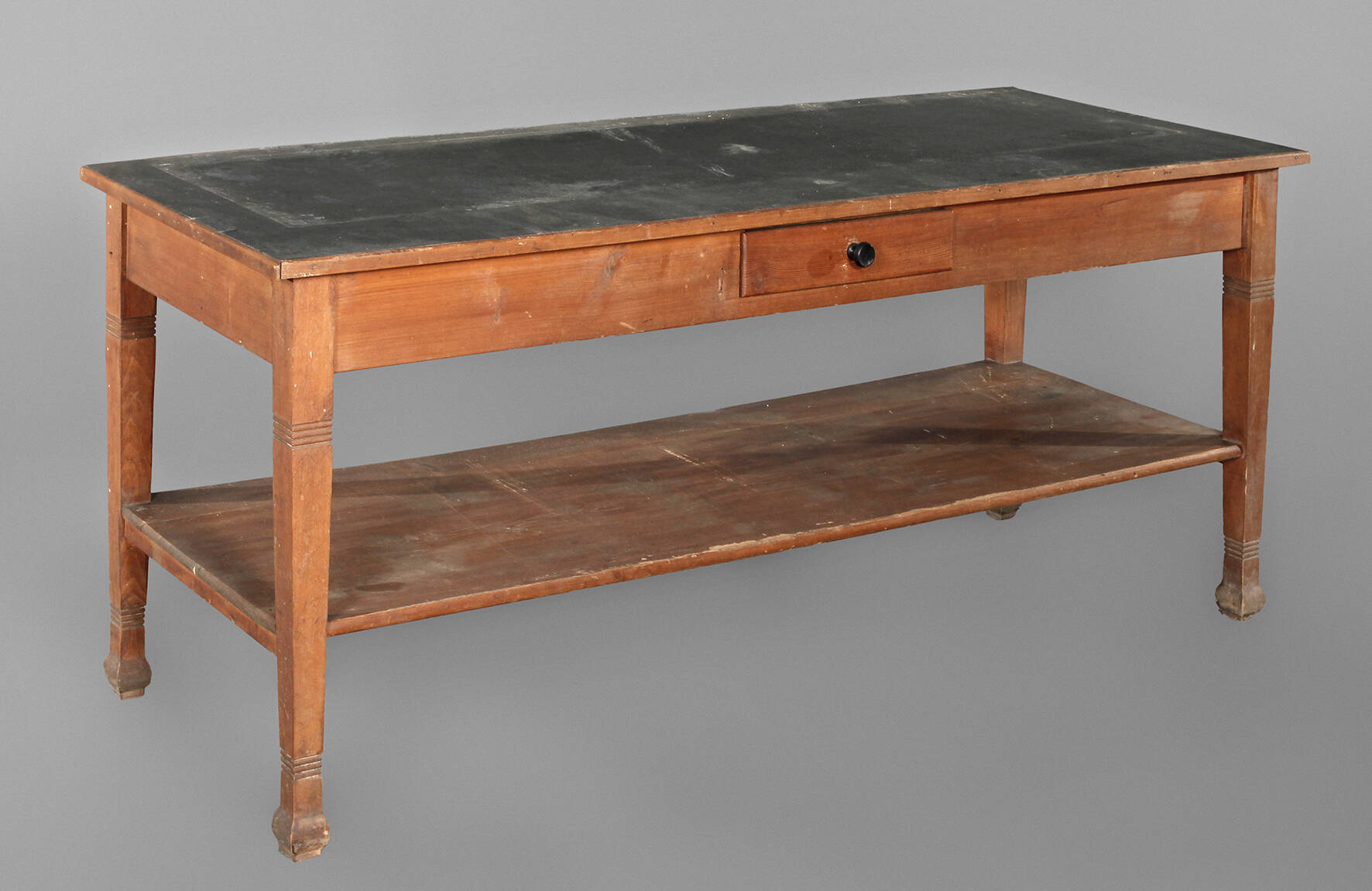 Großer Arbeitstisch