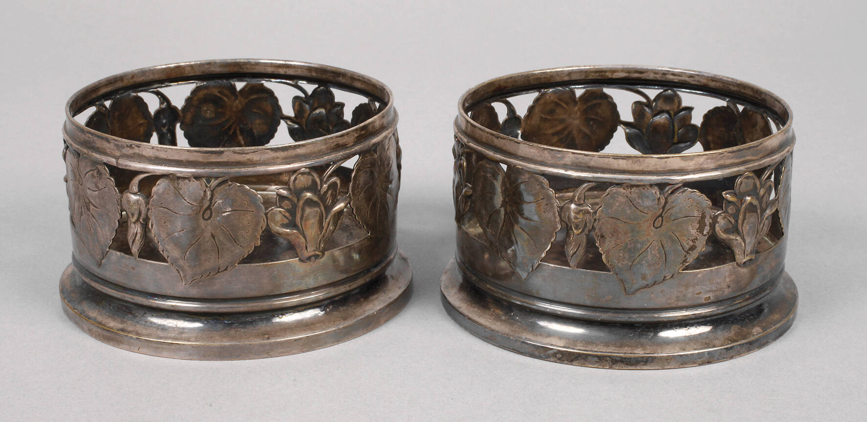 Paar Weinflaschenhalter