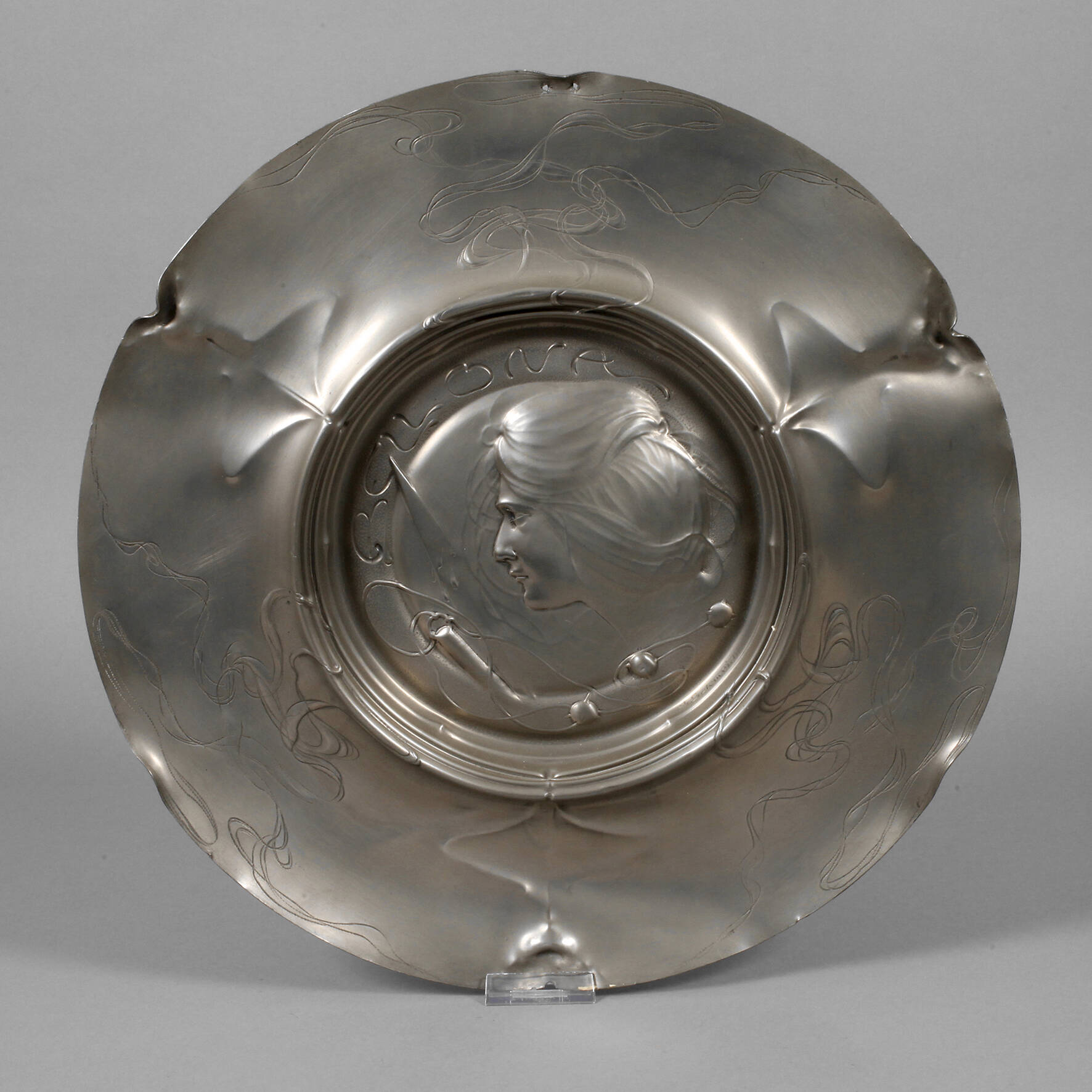 Große Wandplatte "Bellona"