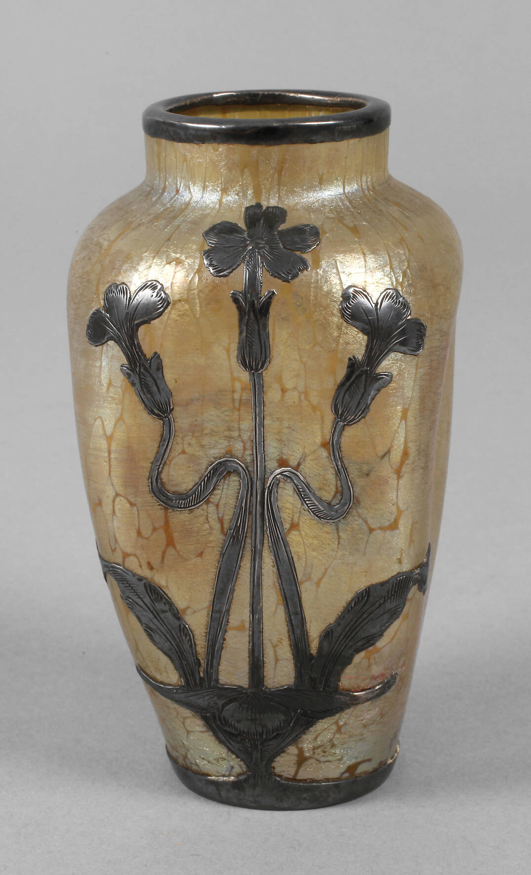 Loetz Wwe. Vase Silveroverlay