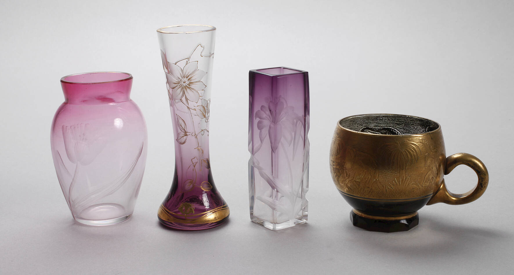 Vier Teile Moser Karlsbad