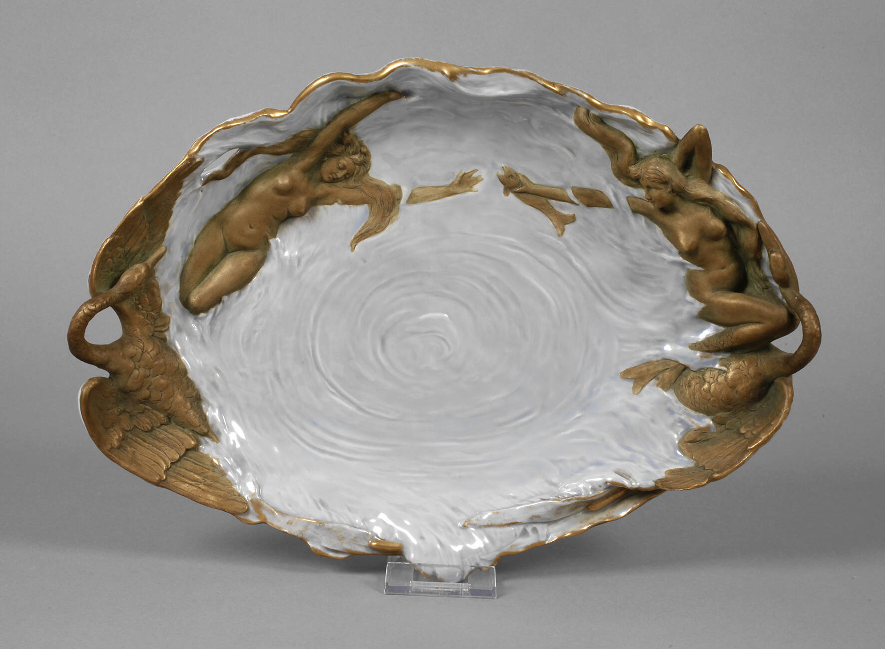 Ernst Wahliss figürliche Schale