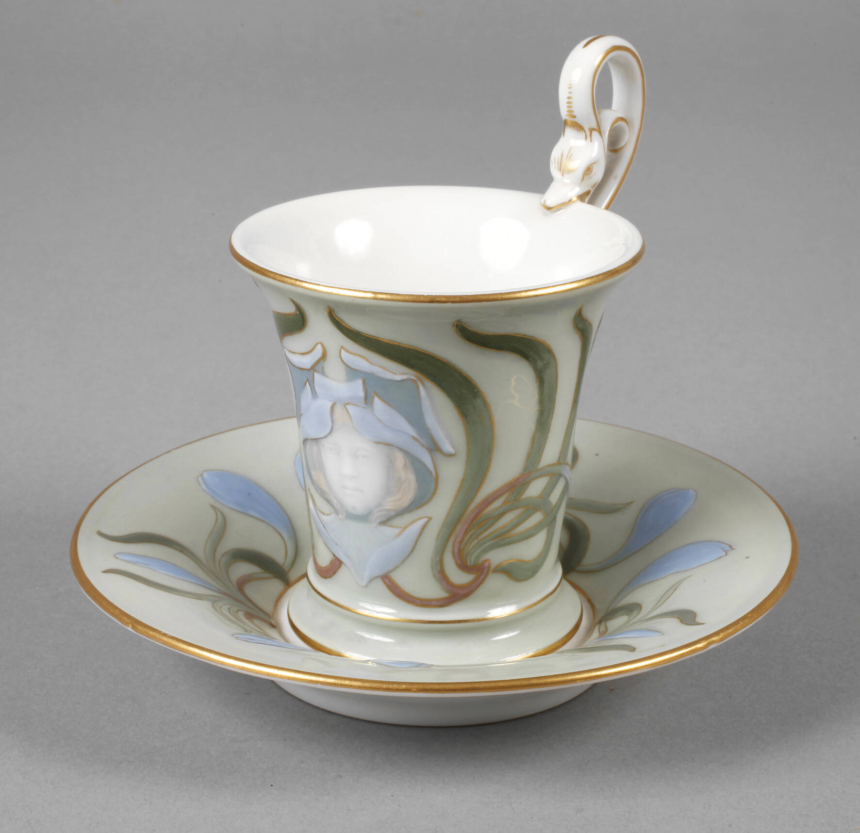 Meissen Tasse mit Pâte-sur-Pâte-Malerei