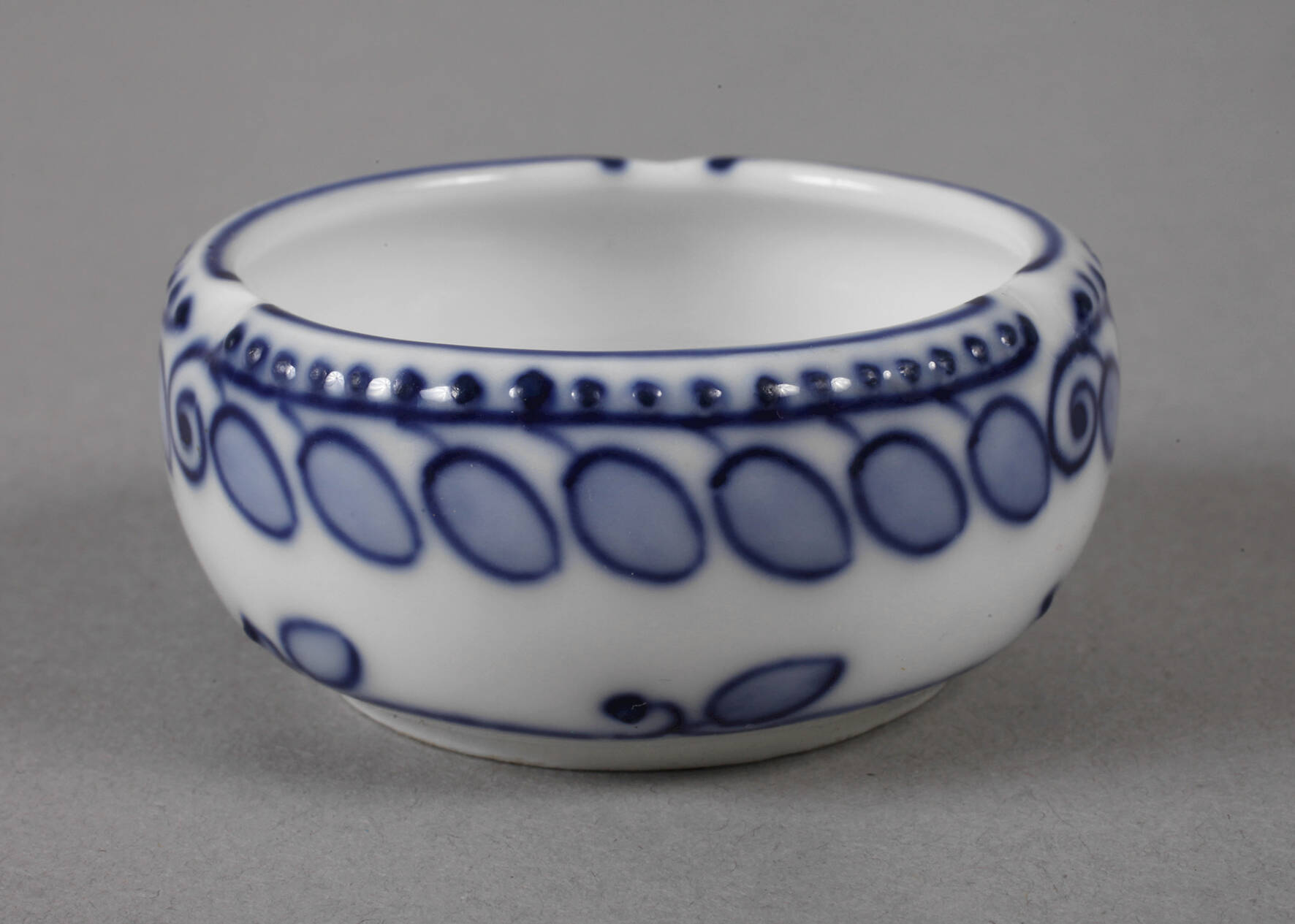 Meissen Saliere "Blaue Rispe"