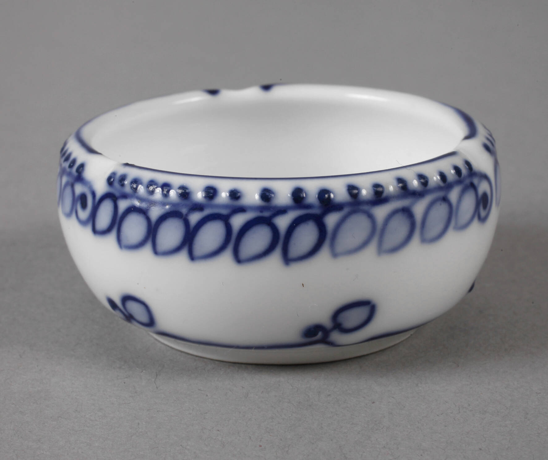 Meissen Saliere "Blaue Rispe"