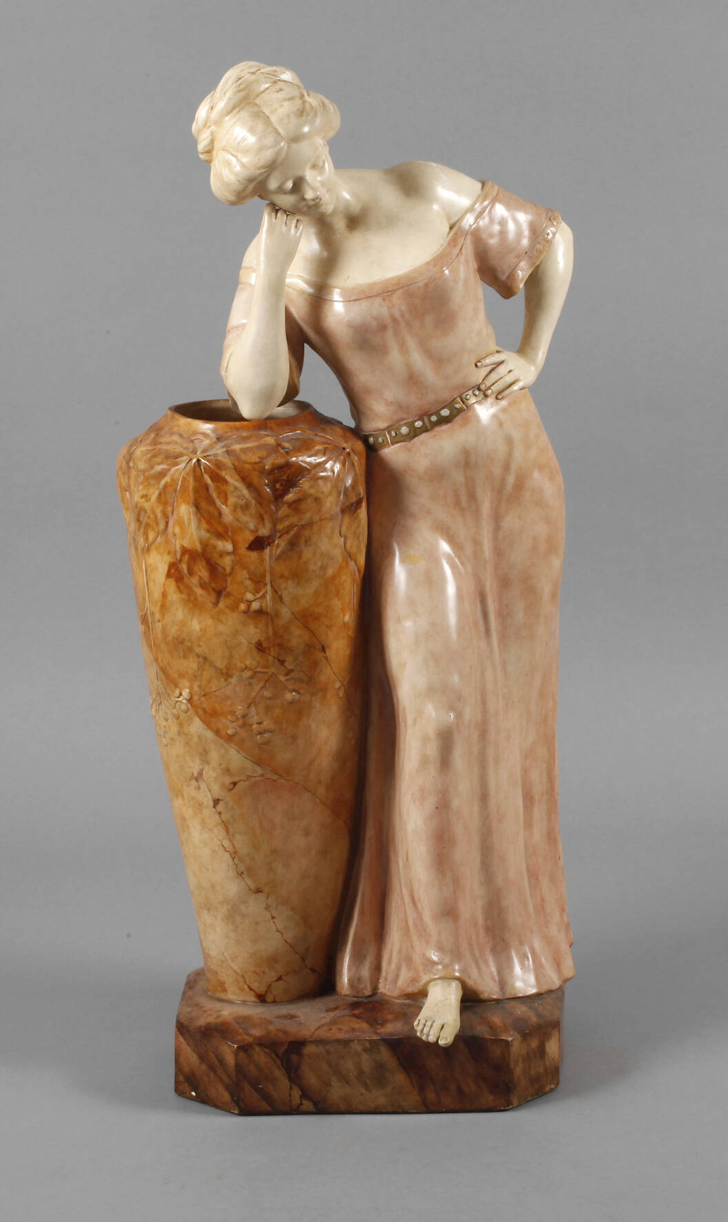 Goldscheider Wien übergroße Figur "Jeune fille"