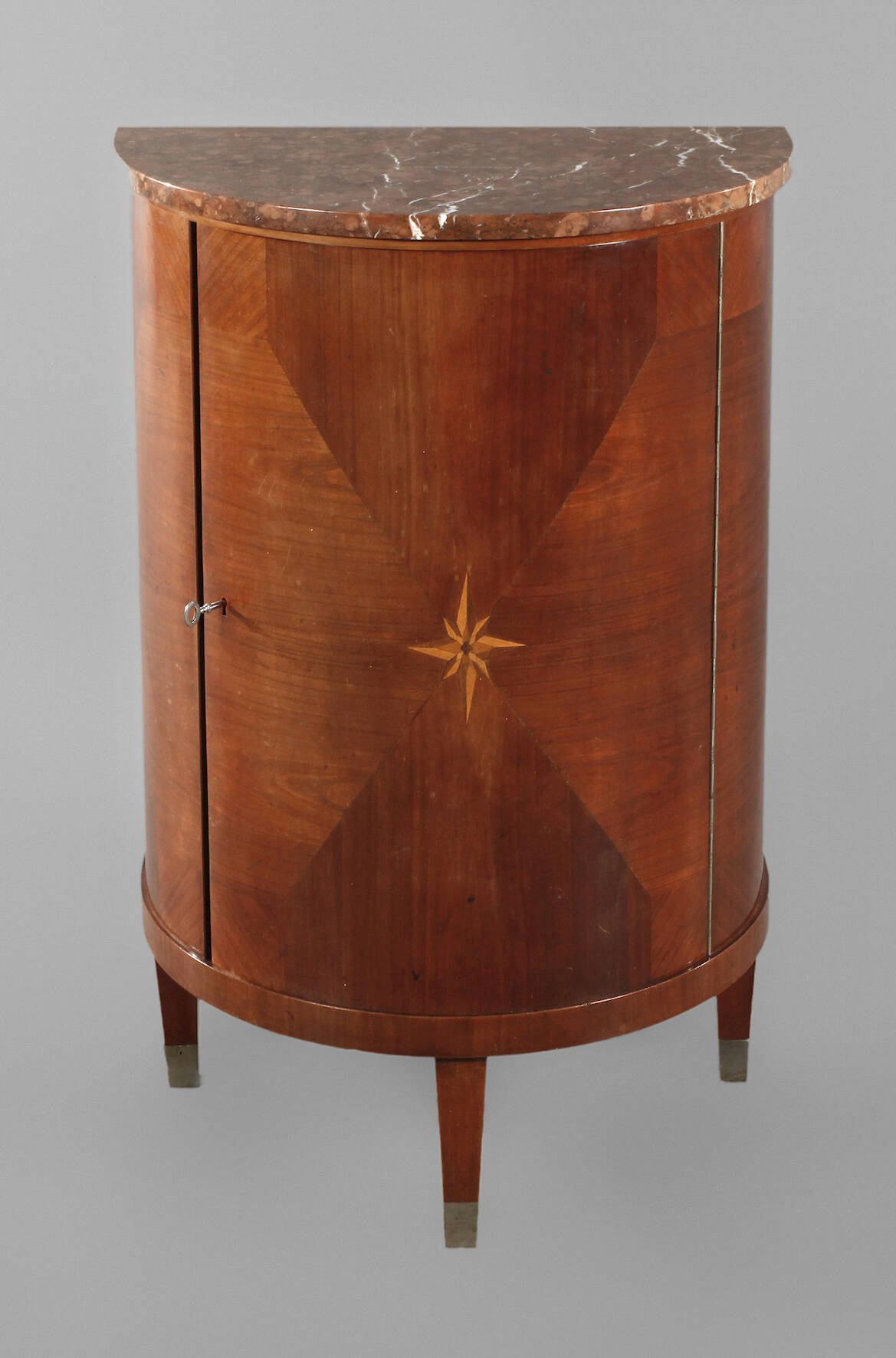 Demi Lune-Schränkchen