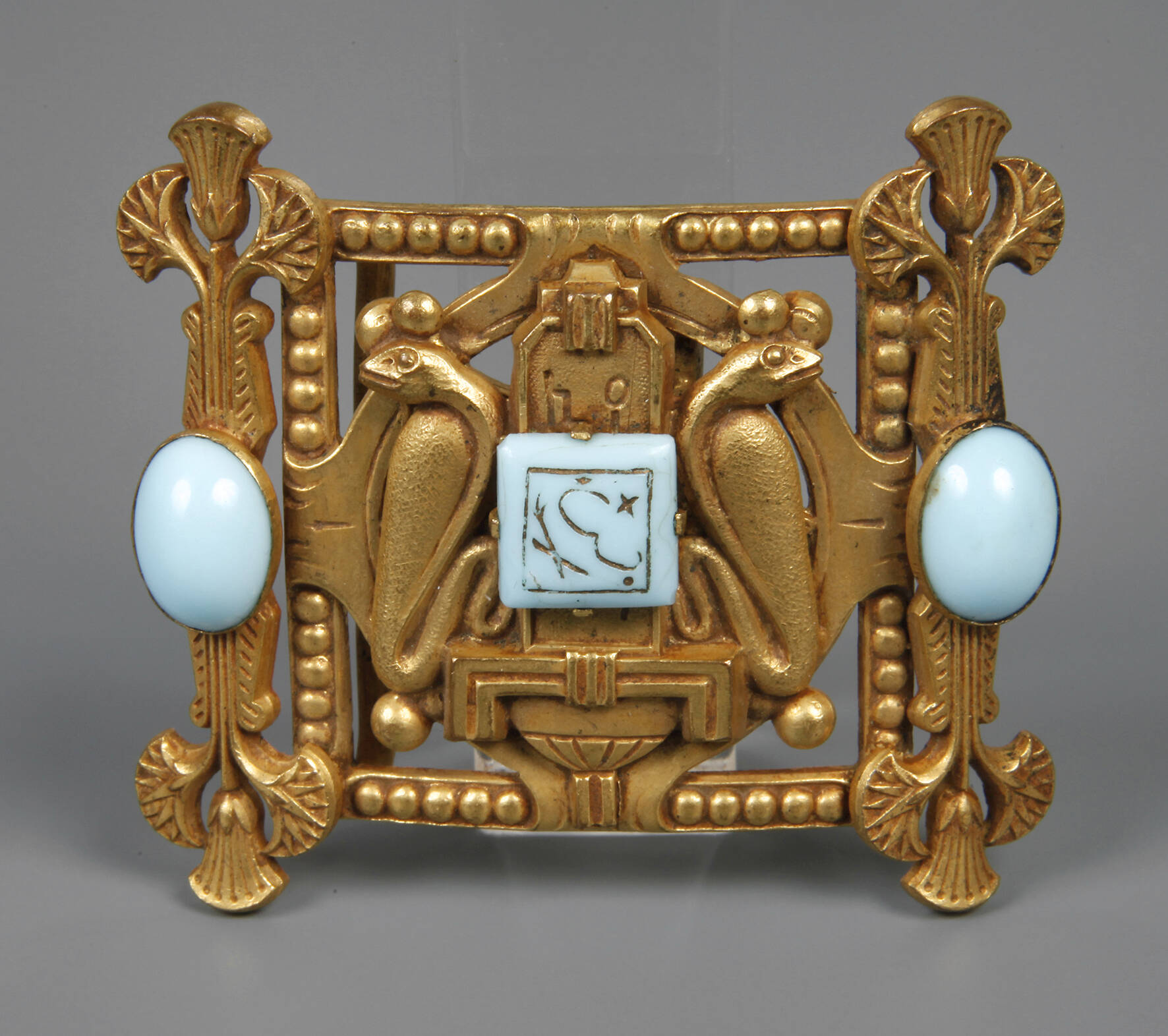 Piel-Fréres, Gürtelschließe