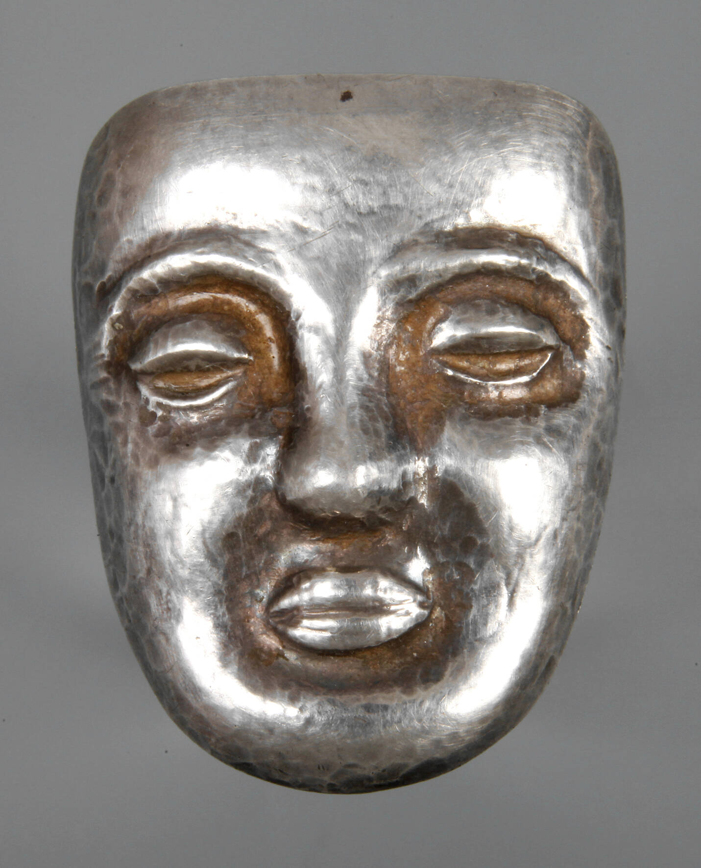 Otto Scharge, Maskenbrosche