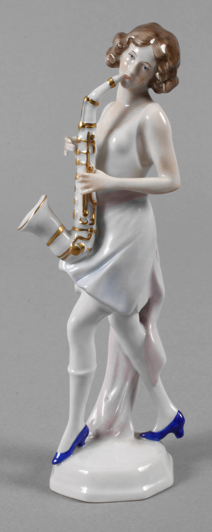 Scheibe-Alsbach Dame mit Saxophon