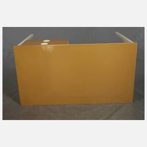 Schreibtisch mit Stuhl