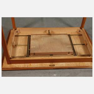 Esstisch und sechs Stühle