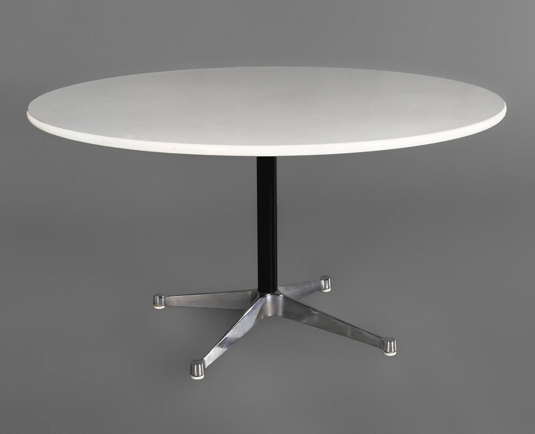 Esstisch Herman Miller