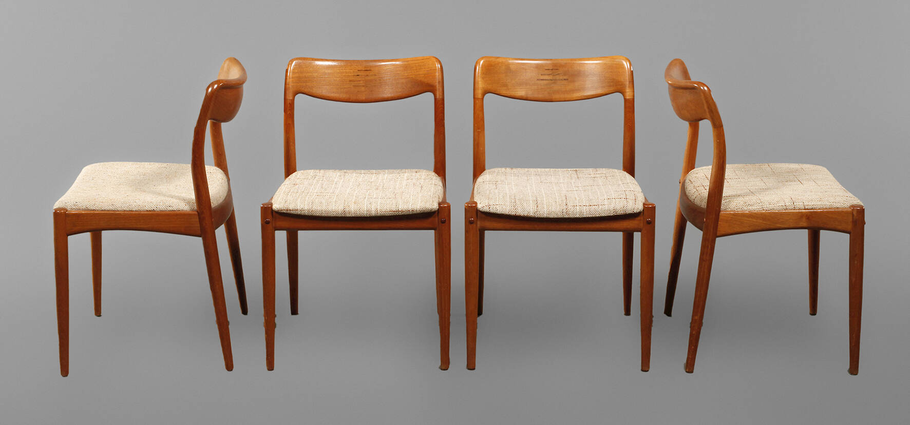 Vier Stühle Johannes Andersen