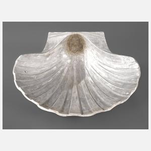 Große Muschelschale