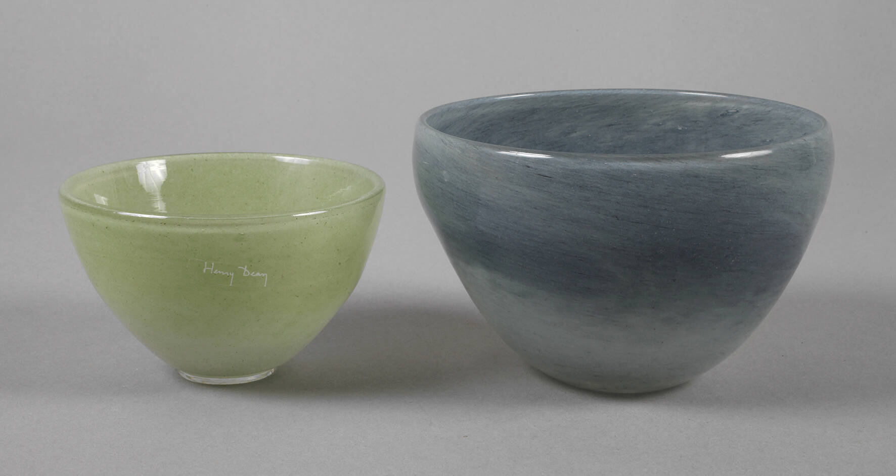 Zwei Schalen Studioglas