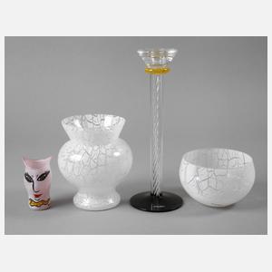 Vier Teile Kosta Boda