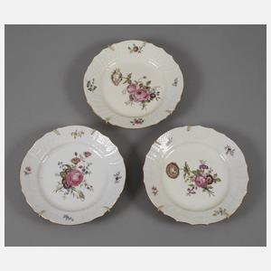 Kopenhagen drei Speiseteller "Blumenbukett"