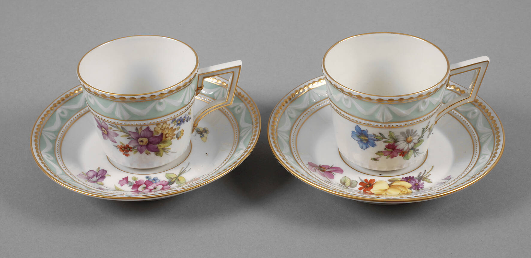 KPM Berlin zwei Tassen "Kurland"