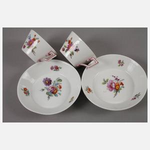 KPM Berlin Teekanne und zwei Tassen "Blumenbukett"