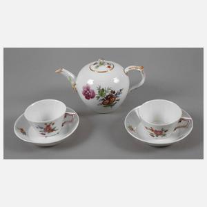 KPM Berlin Teekanne und zwei Tassen "Blumenbukett"