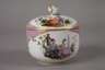 Meissen Zuckerdose mit Watteauszene
