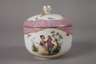 Meissen Zuckerdose mit Watteauszene