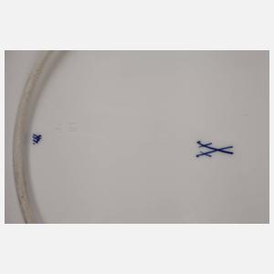 Meissen zwei runde Platten "Zwiebelmuster"