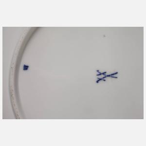 Meissen zwei runde Platten "Zwiebelmuster"