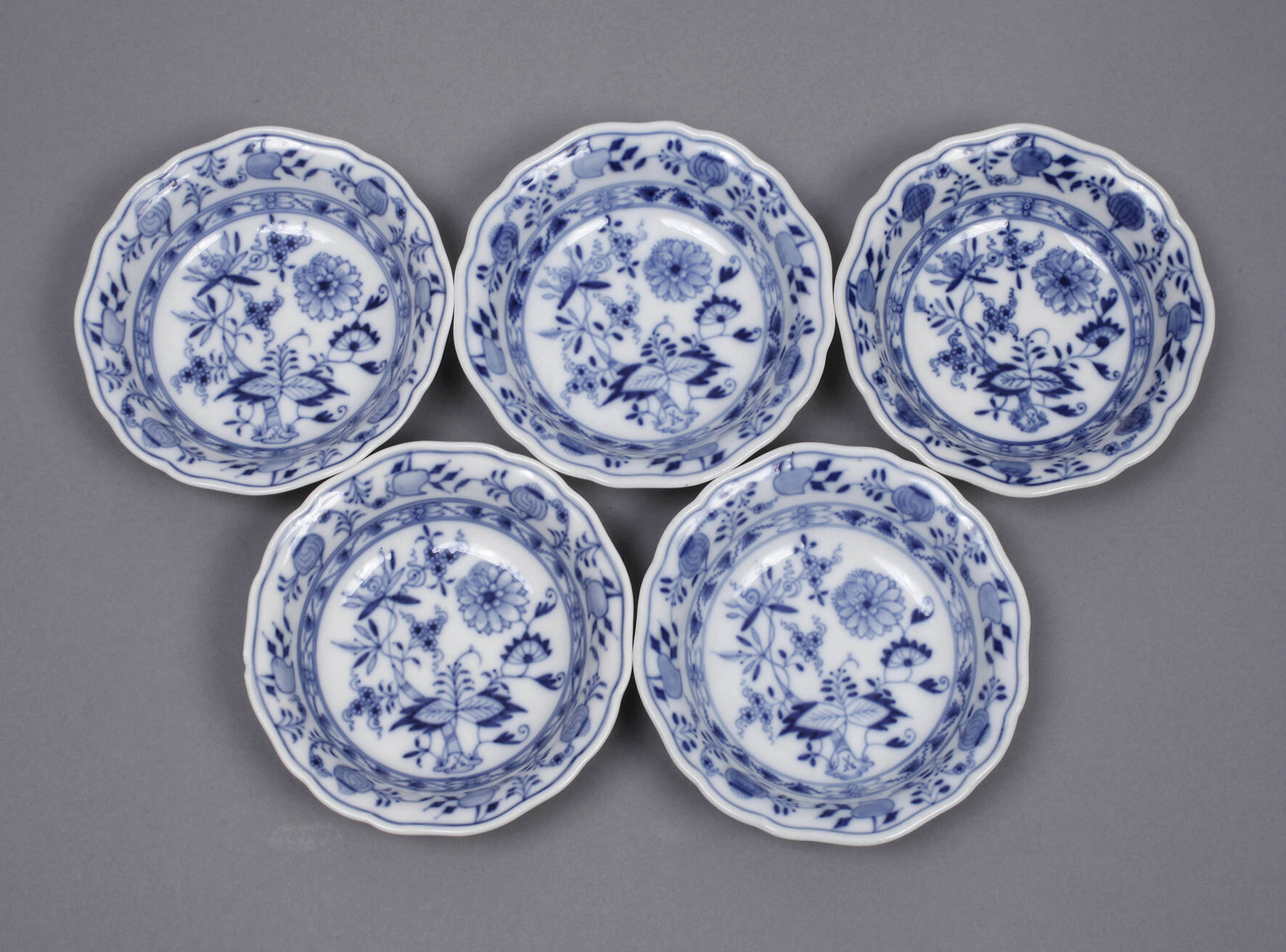 Meissen fünf Dessertschalen "Zwiebelmuster"