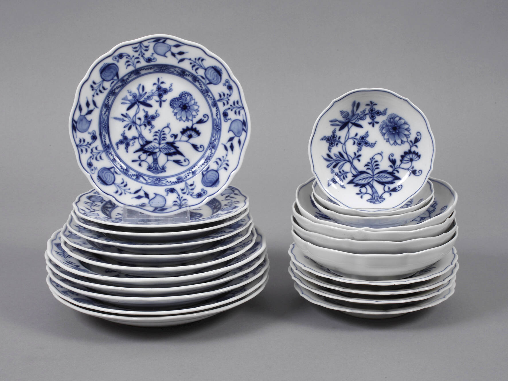 Meissen Konvolut Teller "Zwiebelmuster"