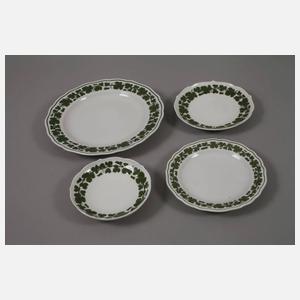 Meissen umfangreiches Service mit Weinlaubdekor